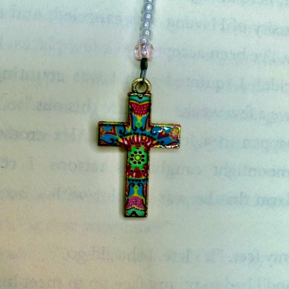 Hand Crafted Beaded Bookmark Tie Dye Style Cross & Heart Charms - Picture 3 of 6